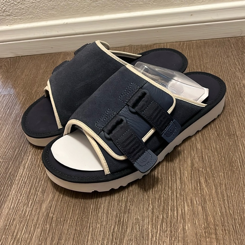Men’s Ugg sandal size 9. Brand new no box. Super comfortable